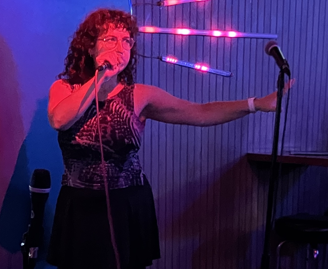 Bee singing at salon